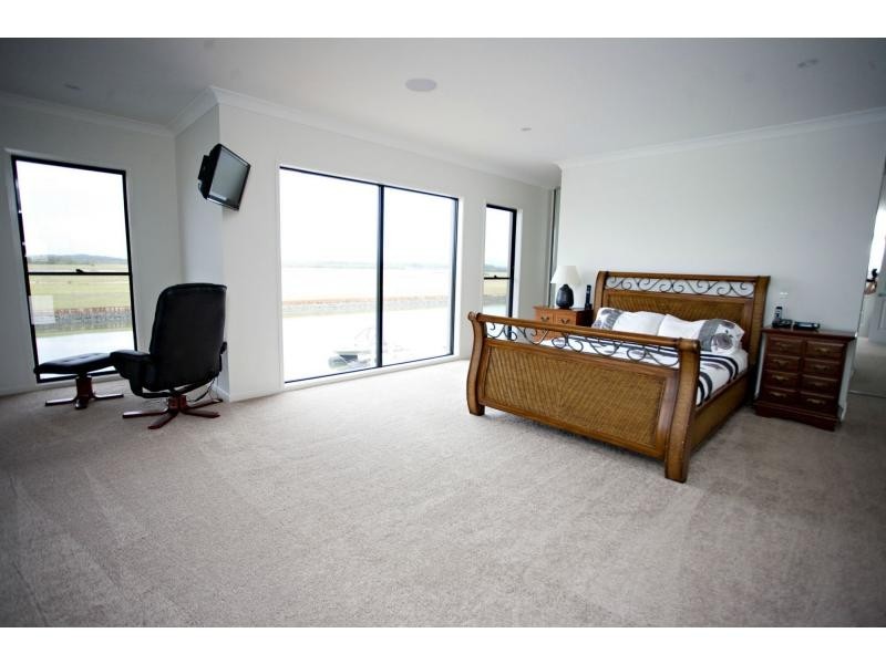 33 Windward Place, Calypso Bay, Jacobs Well QLD 4208