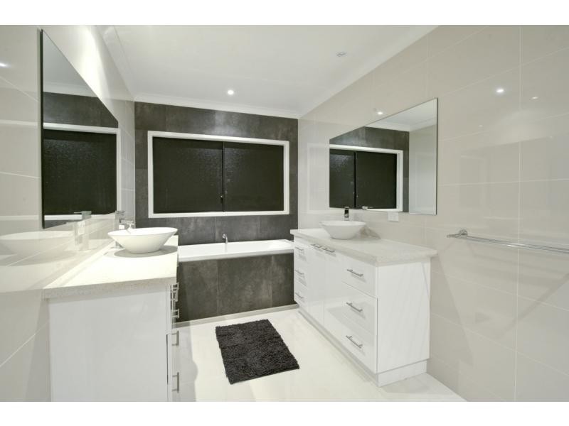 33 Windward Place, Calypso Bay, Jacobs Well QLD 4208