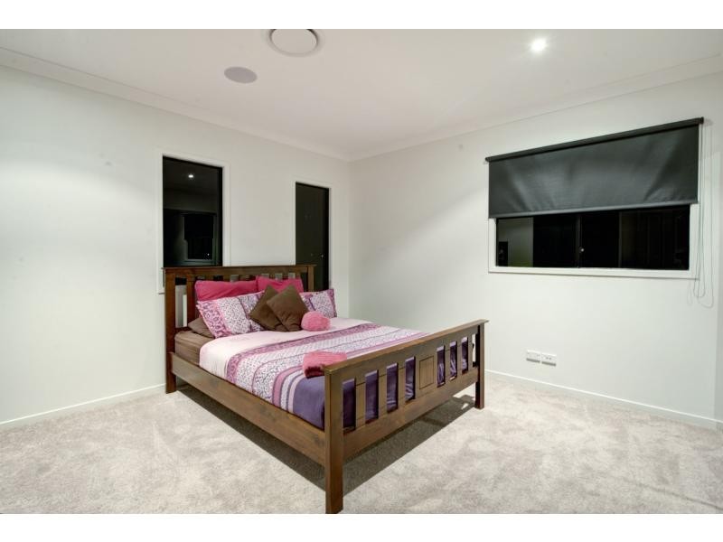 33 Windward Place, Calypso Bay, Jacobs Well QLD 4208