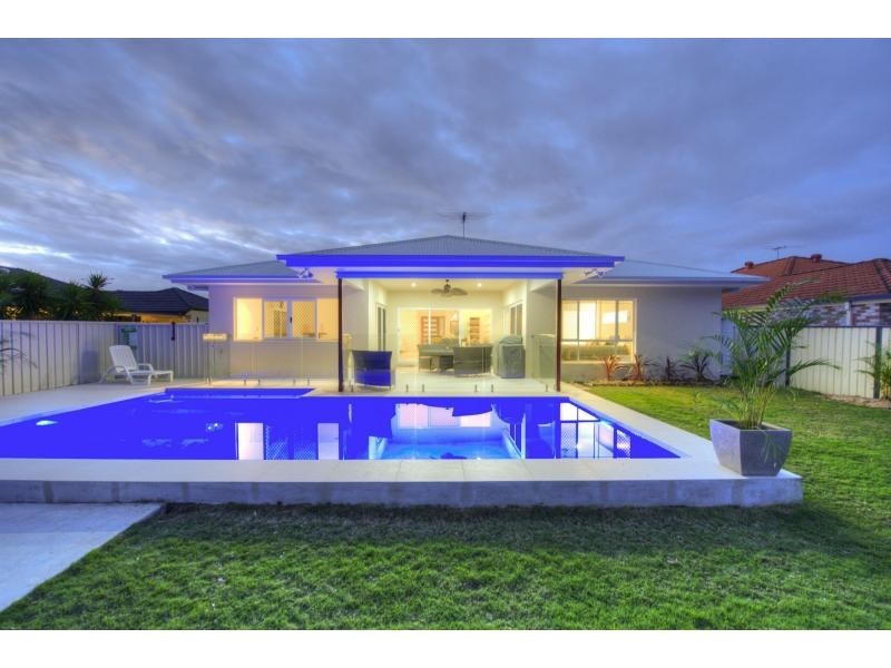 94 Halfway Drive, Ormeau QLD 4208