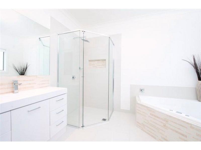 94 Halfway Drive, Ormeau QLD 4208