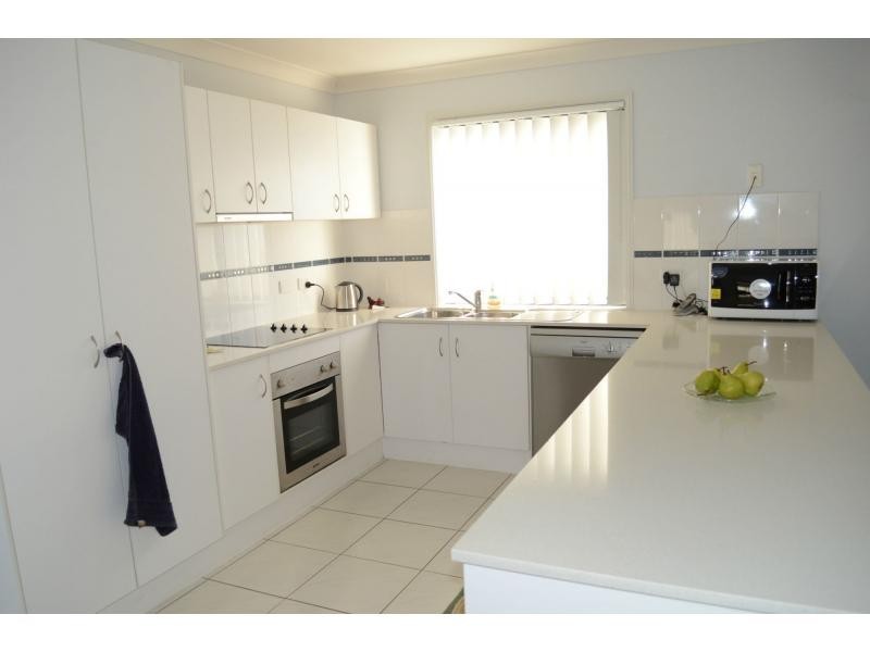 16 Paris Parade, Ormeau QLD 4208