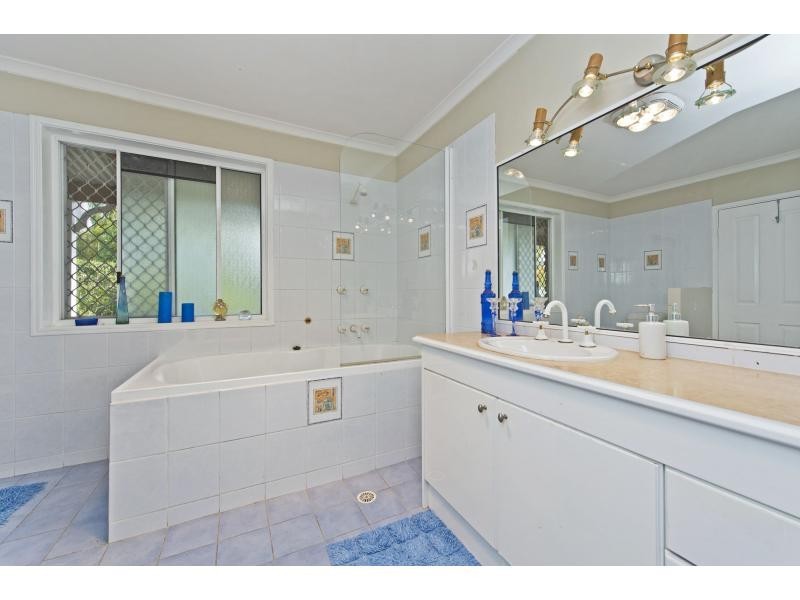 2 Hennie Crescent, Ormeau QLD 4208