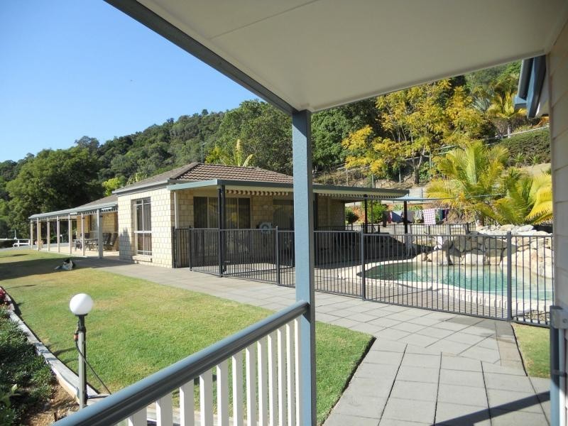 19 Bahrview Drive, Bahrs Scrub QLD 4207