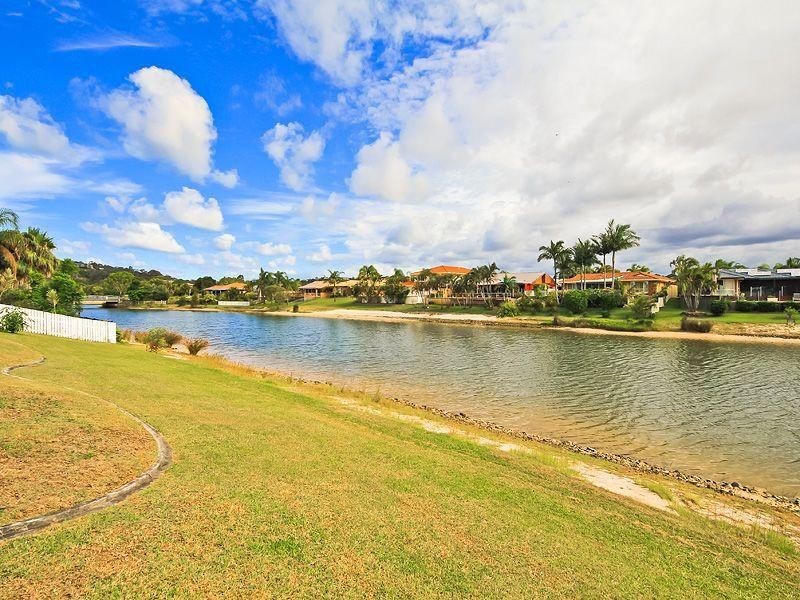 47 Pintail Crescent, Burleigh Waters QLD 4220