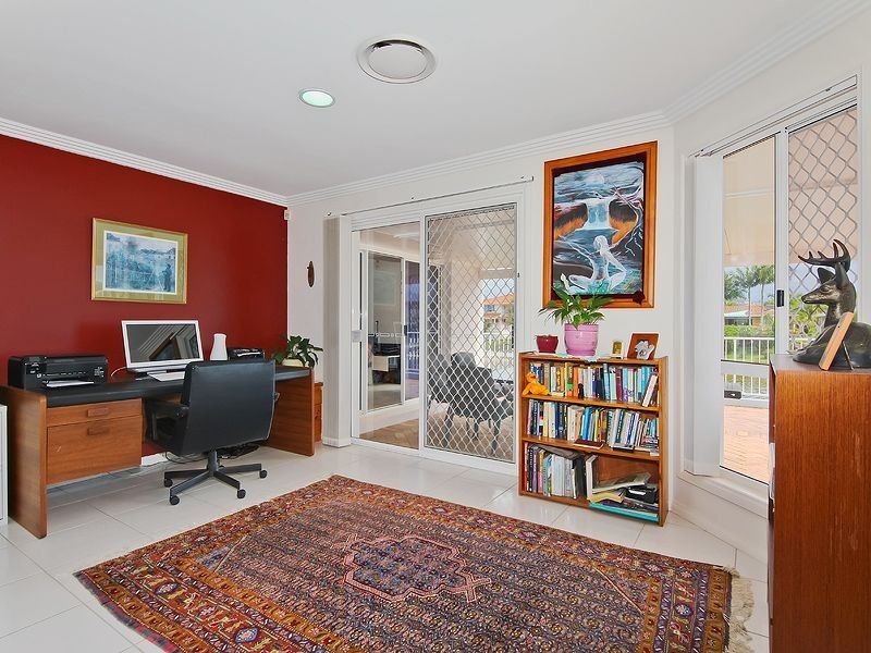 47 Pintail Crescent, Burleigh Waters QLD 4220