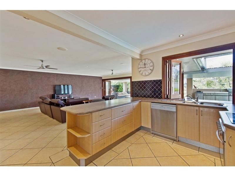 5 Monterey Court, Broadbeach Waters QLD 4218