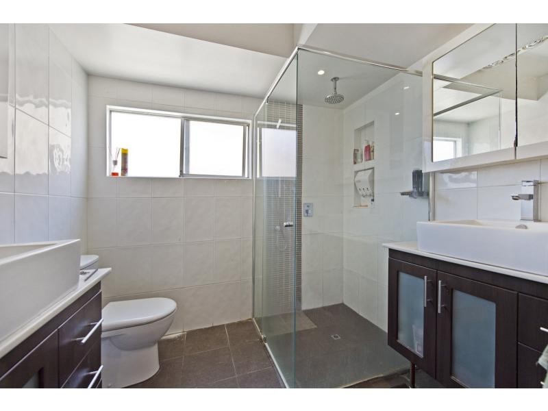 5 Monterey Court, Broadbeach Waters QLD 4218