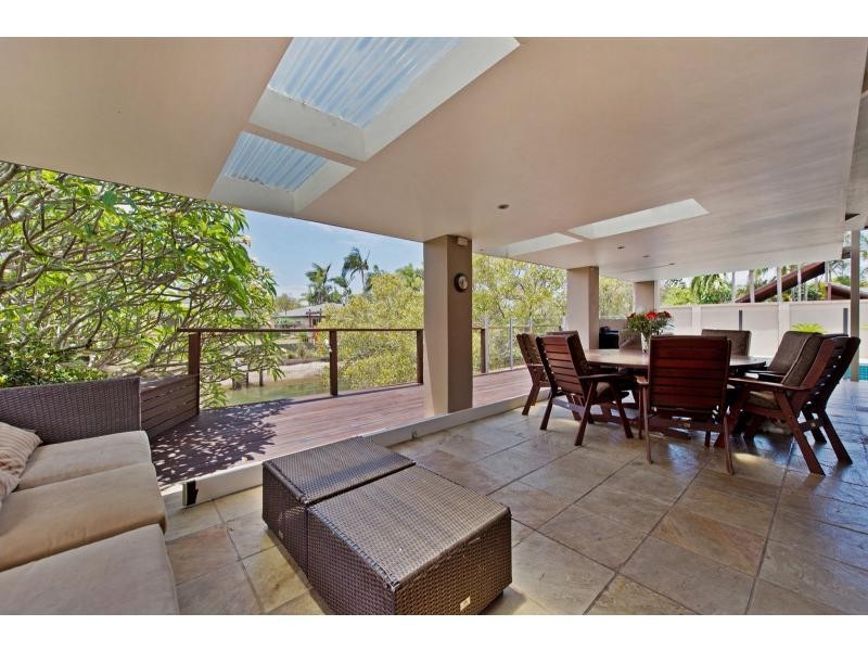 5 Monterey Court, Broadbeach Waters QLD 4218