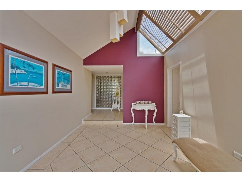 5 Monterey Court, Broadbeach Waters QLD 4218