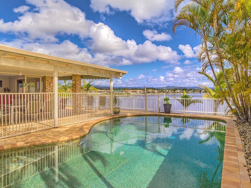 35 Pintail Crescent, Burleigh Waters QLD 4220