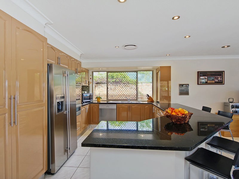 35 Pintail Crescent, Burleigh Waters QLD 4220