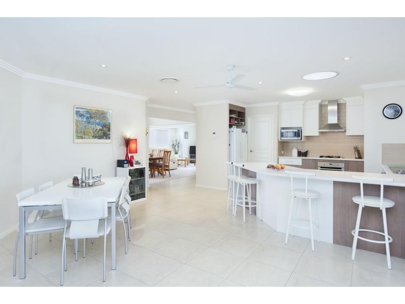 11 Rosabrook Crescent, Ormeau QLD 4208