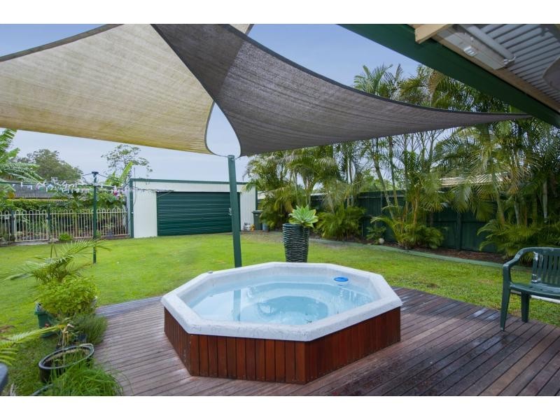 32 Helmore Road, Jacobs Well QLD 4208
