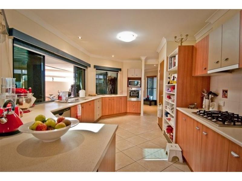 21 Riverside Terrace, Windaroo QLD 4207