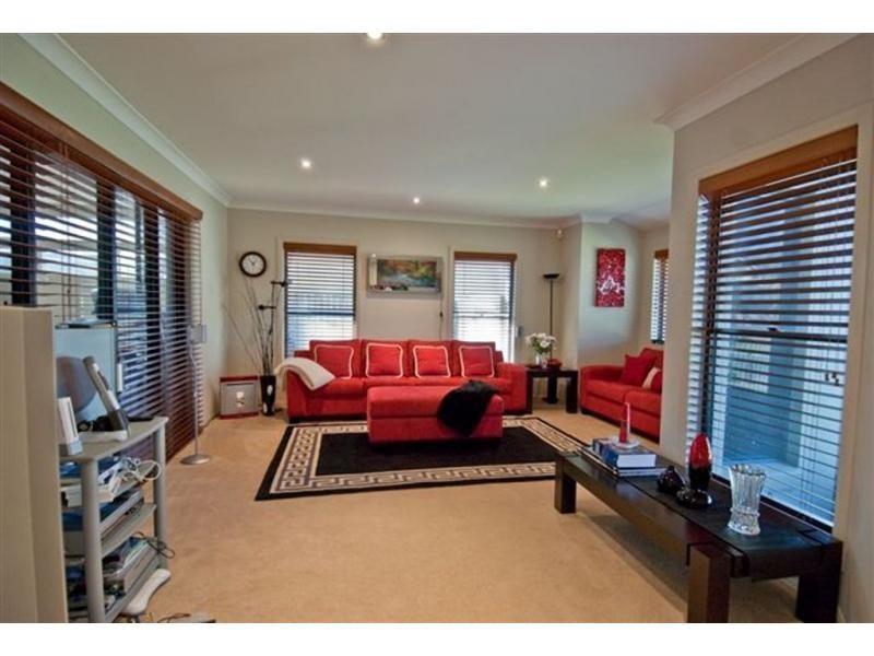 21 Riverside Terrace, Windaroo QLD 4207