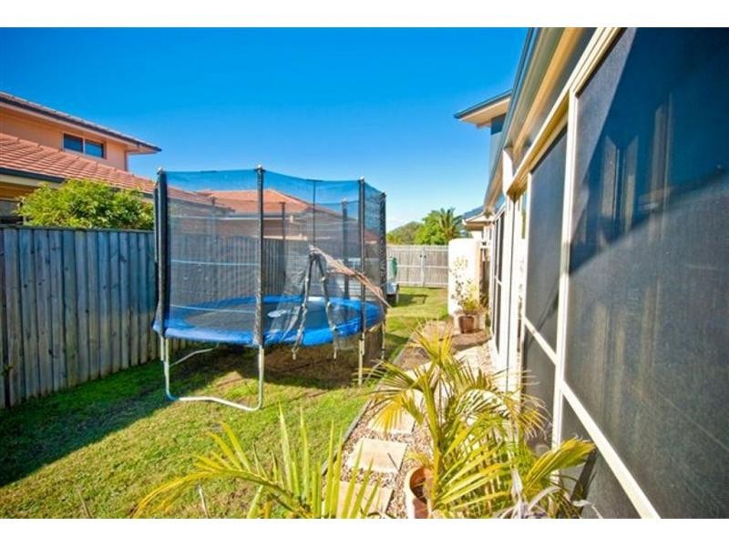 21 Riverside Terrace, Windaroo QLD 4207