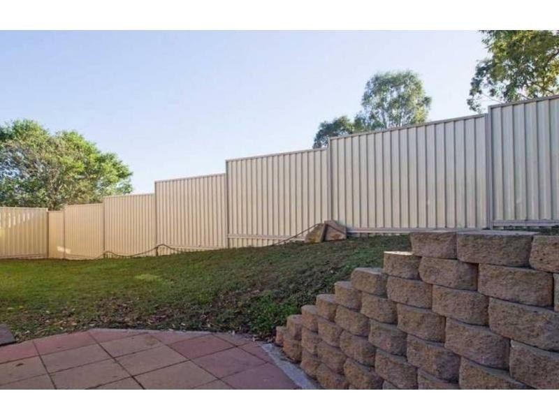 3 Leigh Place, Edens Landing QLD 4207