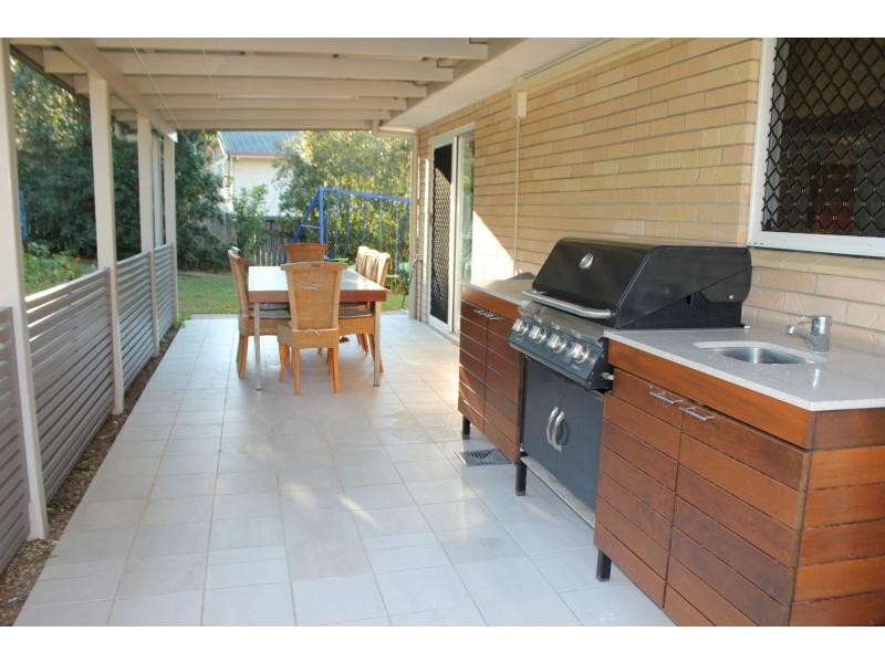 13 Kummara Road, Edens Landing QLD 4207