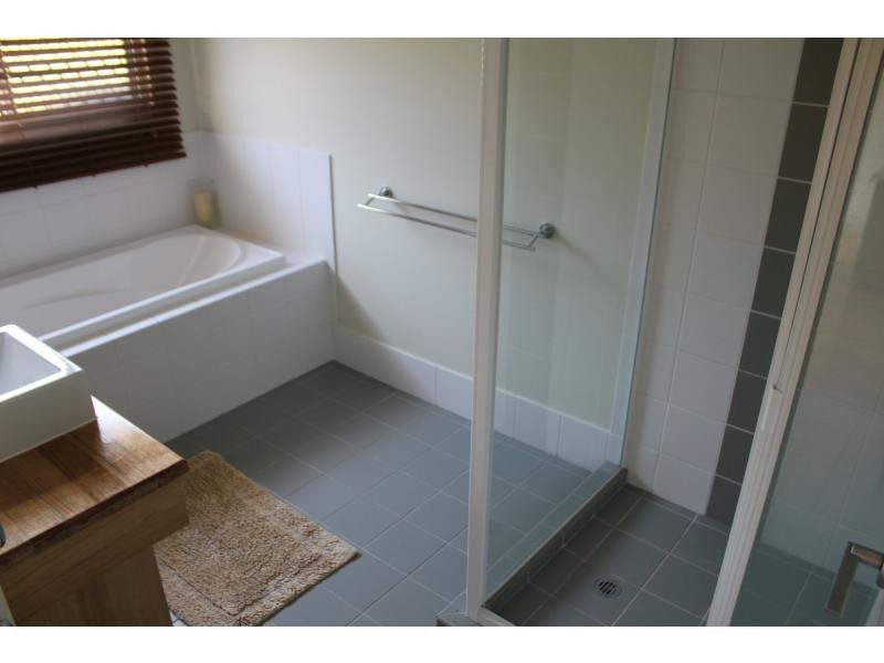 13 Kummara Road, Edens Landing QLD 4207