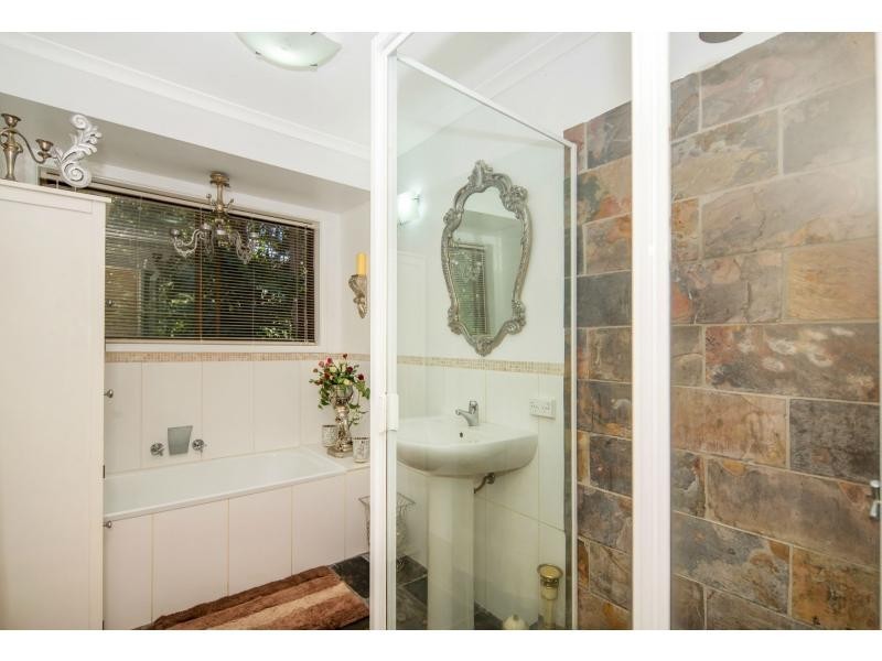 3 Shetland Place, Mudgeeraba QLD 4213