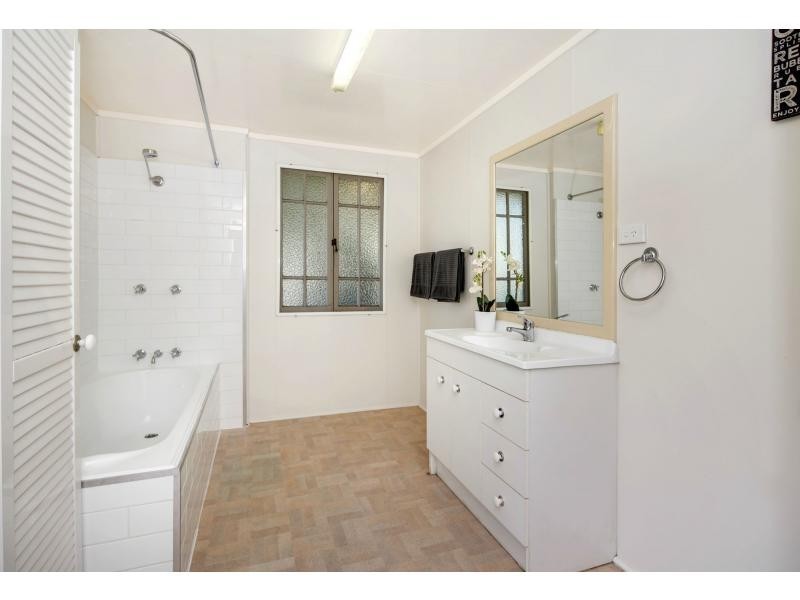37 Johnstone Road, Stapylton QLD 4207