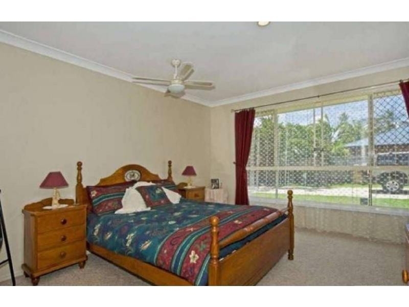 4 Petrel Place, Jacobs Well QLD 4208