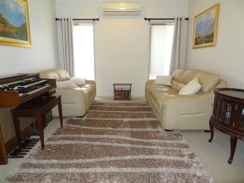 18 Emmaville Crescent, Ormeau QLD 4208
