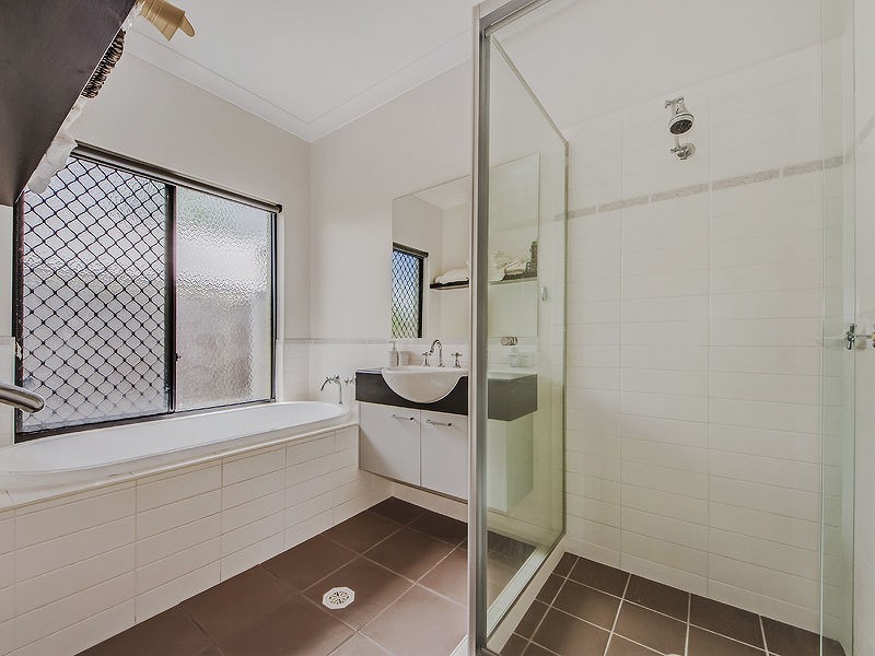 18 Emmaville Crescent, Ormeau QLD 4208