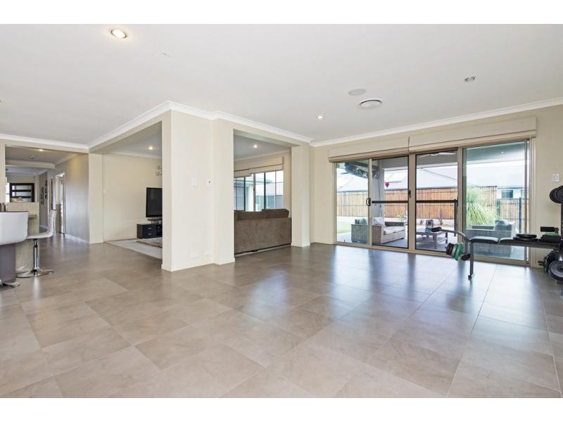 4 Oceanblue Rise, Upper Coomera QLD 4209