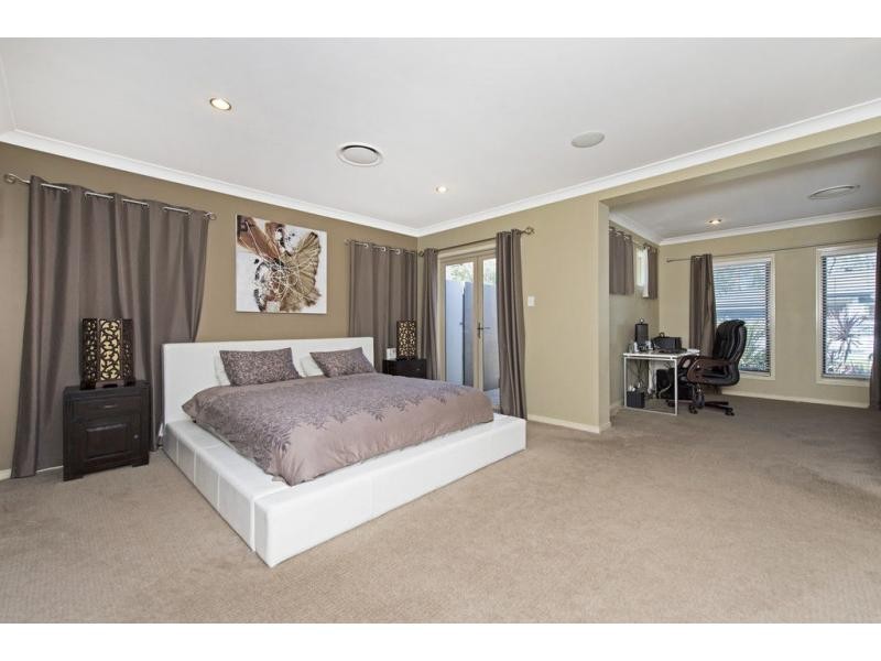 4 Oceanblue Rise, Upper Coomera QLD 4209