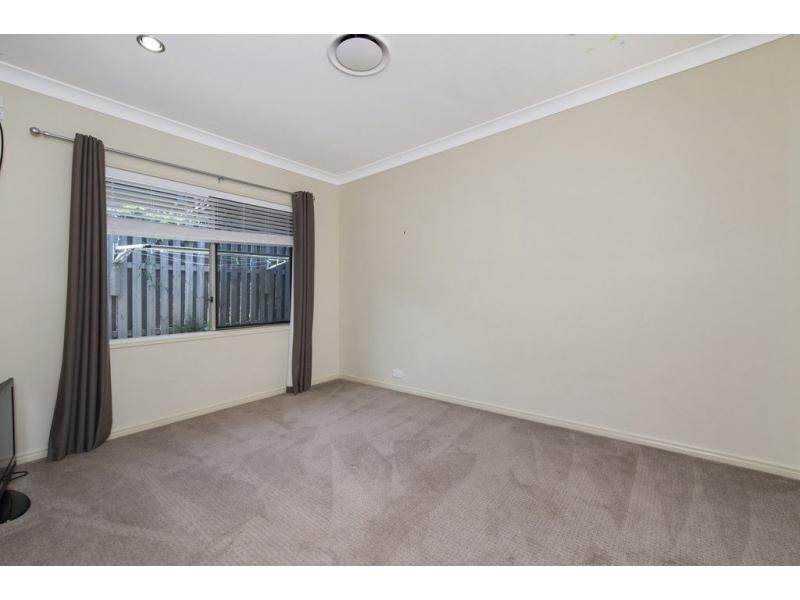 4 Oceanblue Rise, Upper Coomera QLD 4209