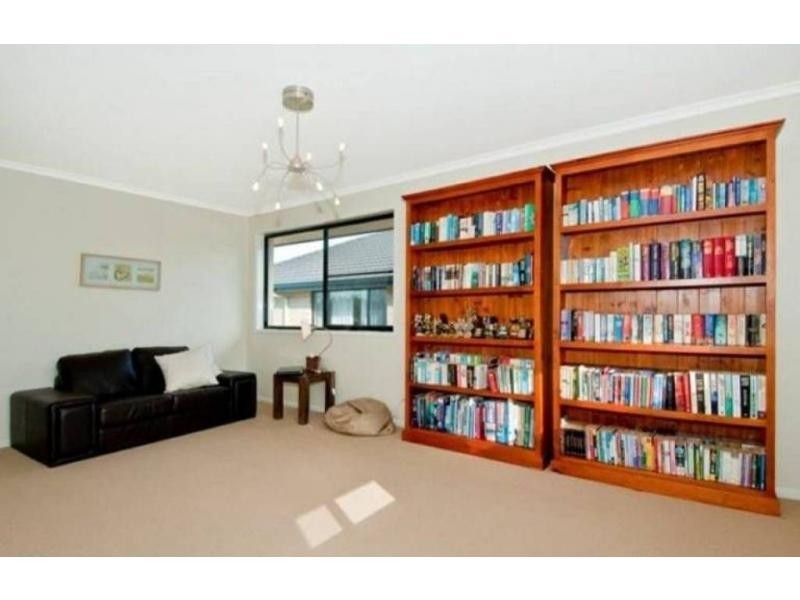 35 Lake Breeze Drive, Windaroo QLD 4207