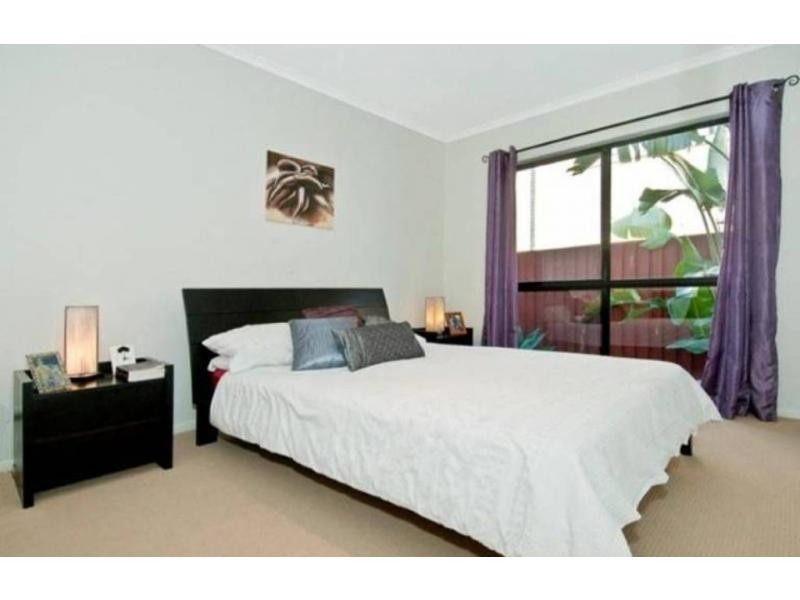 35 Lake Breeze Drive, Windaroo QLD 4207