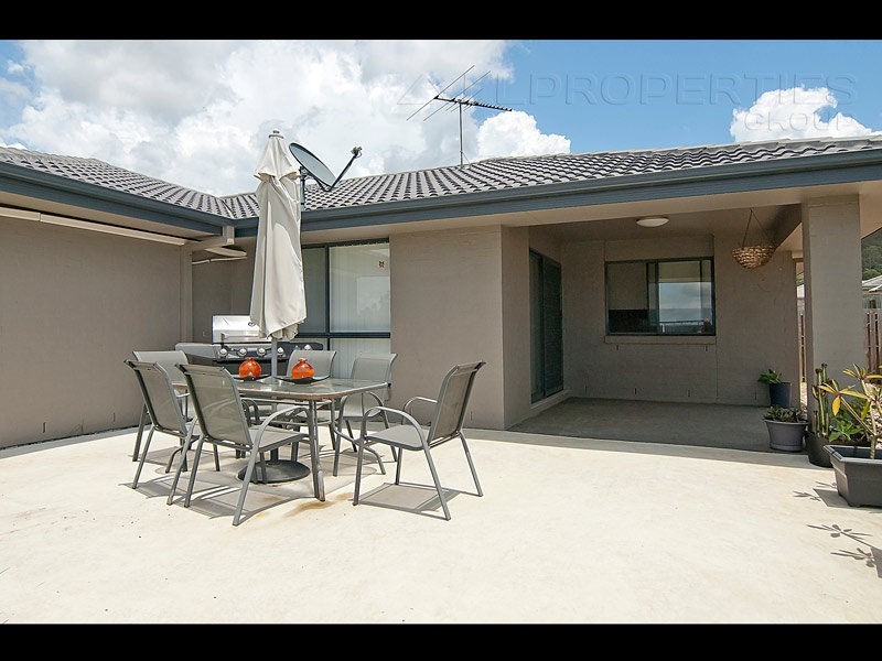 4 Vista Circuit, Bahrs Scrub QLD 4207