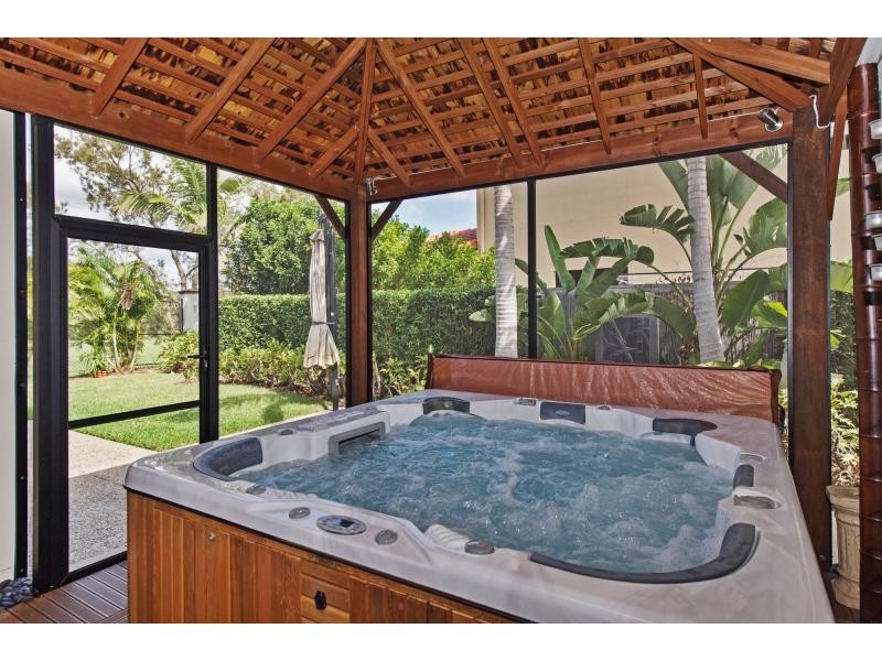 26 Riverside Terrace, Windaroo QLD 4207