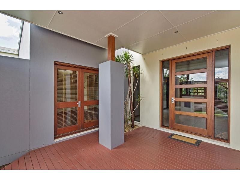 26 Riverside Terrace, Windaroo QLD 4207