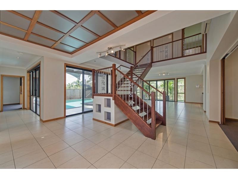 26 Riverside Terrace, Windaroo QLD 4207