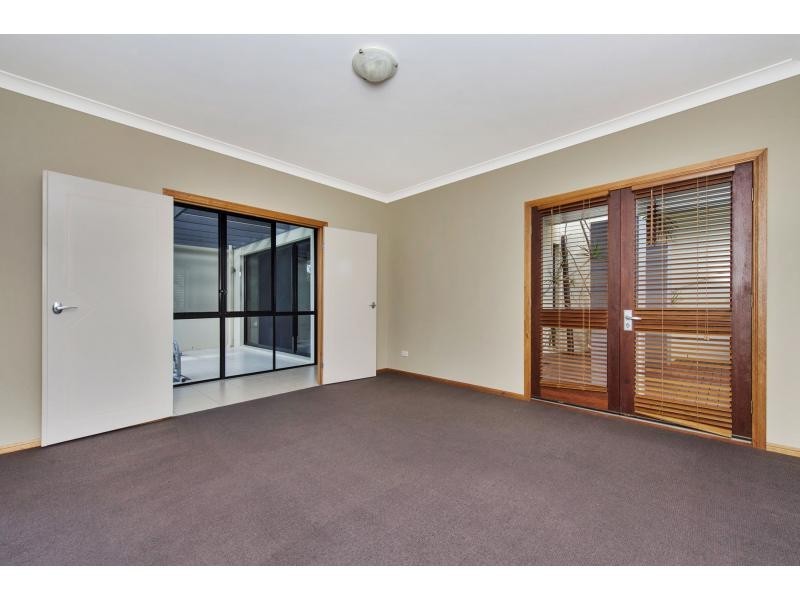 26 Riverside Terrace, Windaroo QLD 4207