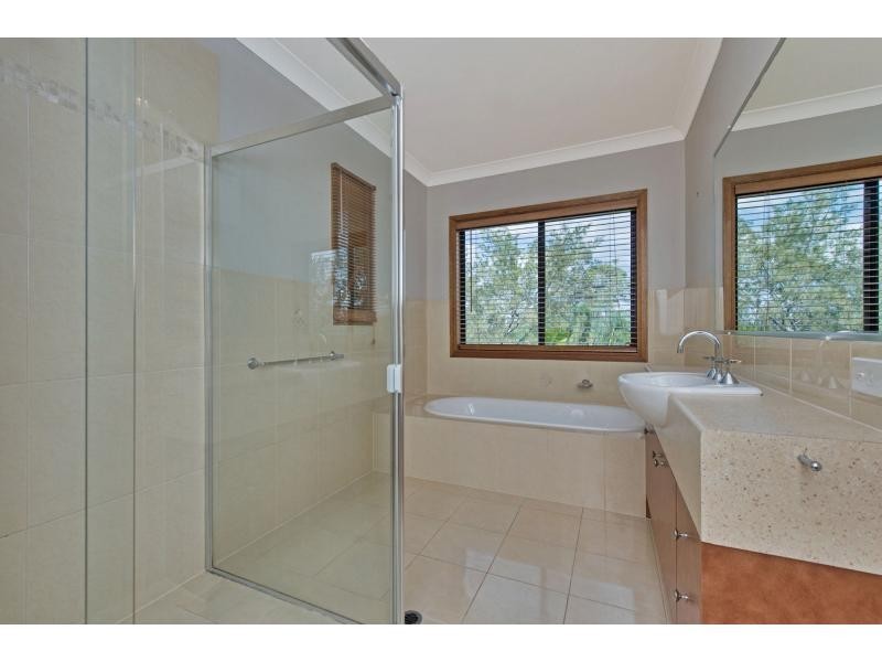 26 Riverside Terrace, Windaroo QLD 4207