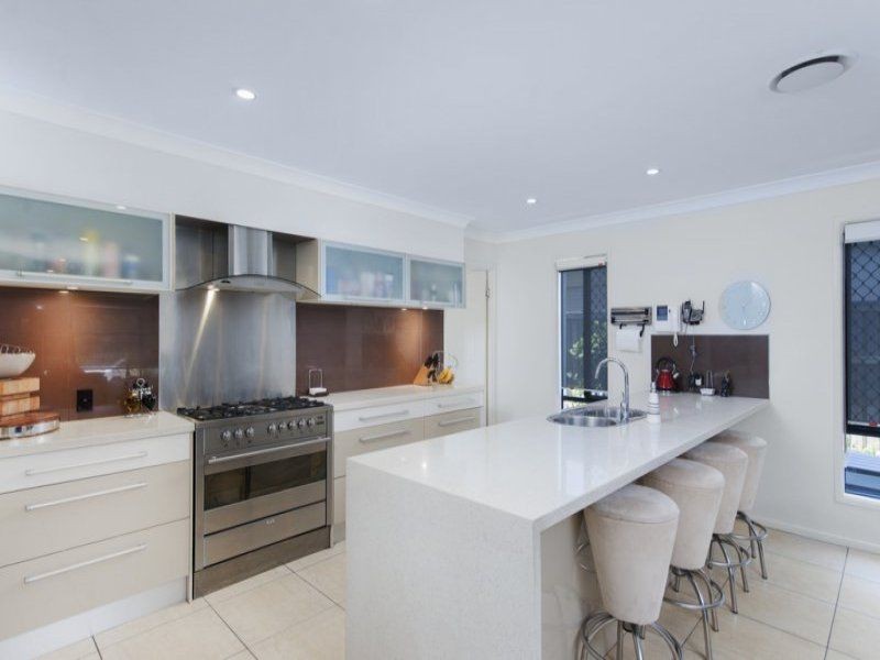 22 Riverside Terrace, Windaroo QLD 4207