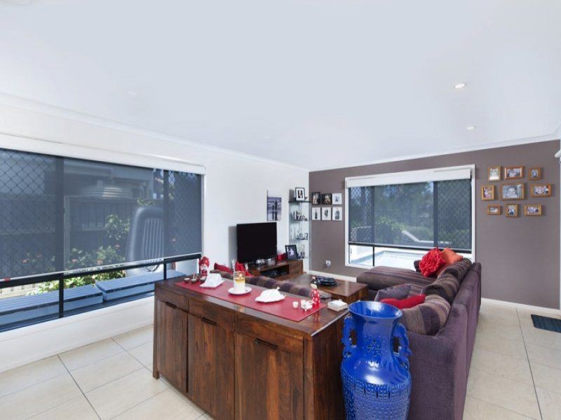 22 Riverside Terrace, Windaroo QLD 4207