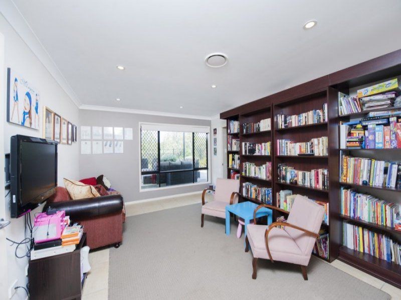 22 Riverside Terrace, Windaroo QLD 4207