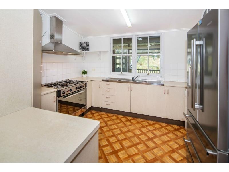 37 Johnstone Road, Stapylton QLD 4207