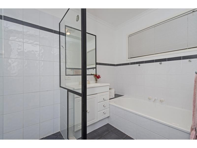 15 Richland Drive, Bannockburn QLD 4207