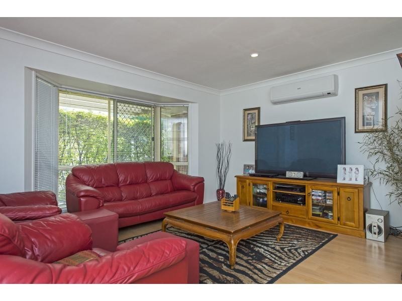 9 Gawain Drive, Ormeau QLD 4208