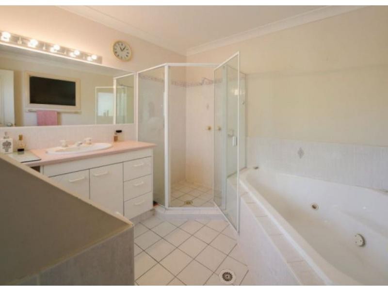 24 Taperoo Court, Yatala QLD 4207