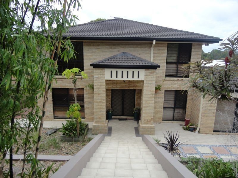8 Yvonne Crescent, Mount Warren Park QLD 4207