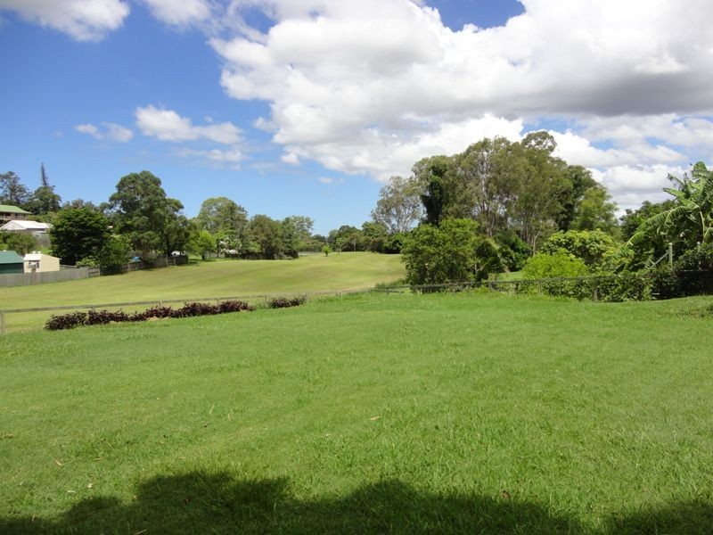 8 Yvonne Crescent, Mount Warren Park QLD 4207