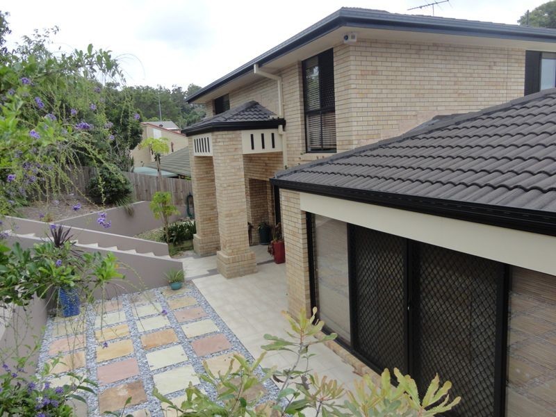 8 Yvonne Crescent, Mount Warren Park QLD 4207